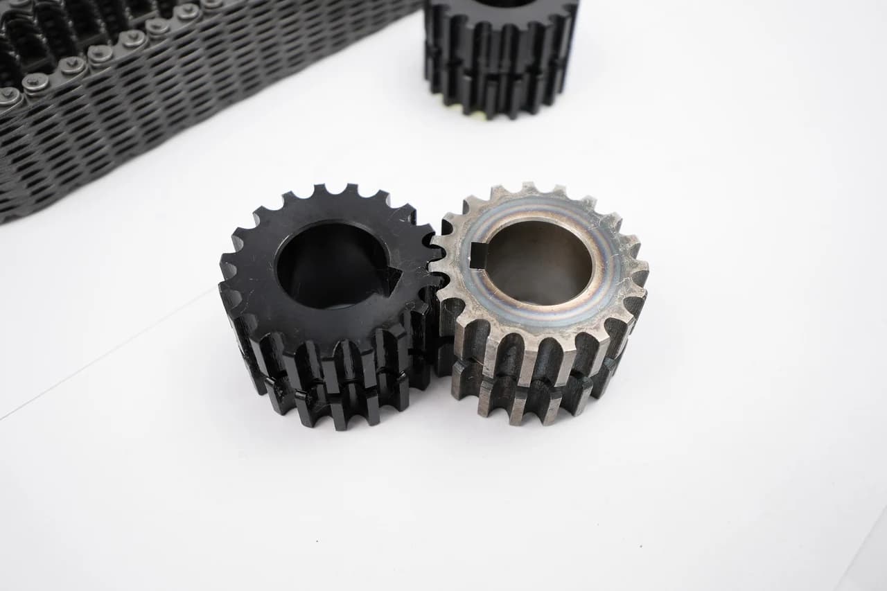Matched sprockets and chain assemblies for industrial drive systems